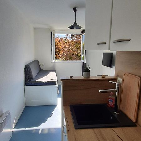 Studio Dans Residence Gauguin Pour Location Courte Duree Et Etudiants Parking Gratuit Gières Rom bilde